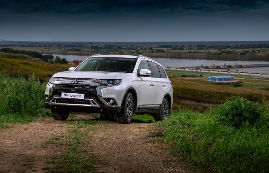  Mitsubishi Outlander 2018 года  (CIS) (фото 15 из 41)